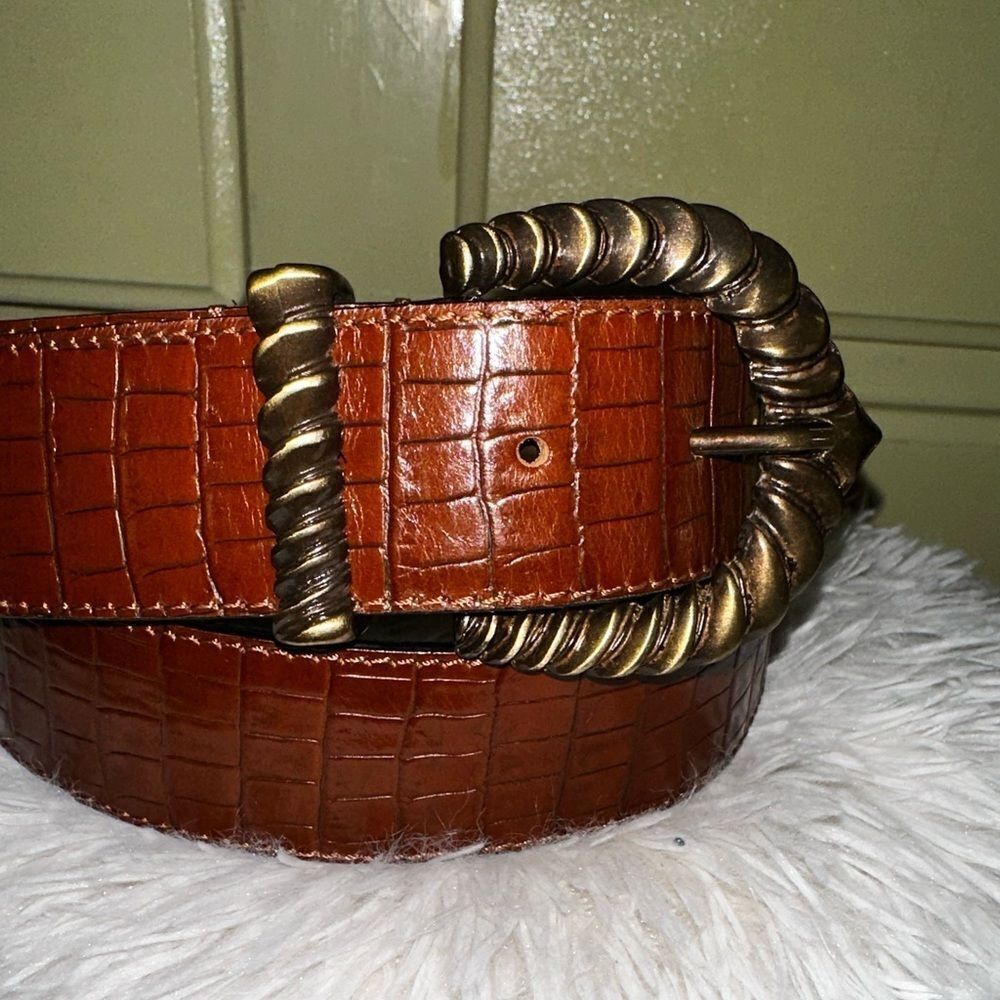 Donald J Pliner leather croc belt withโbronze twist ornate buckle sz L